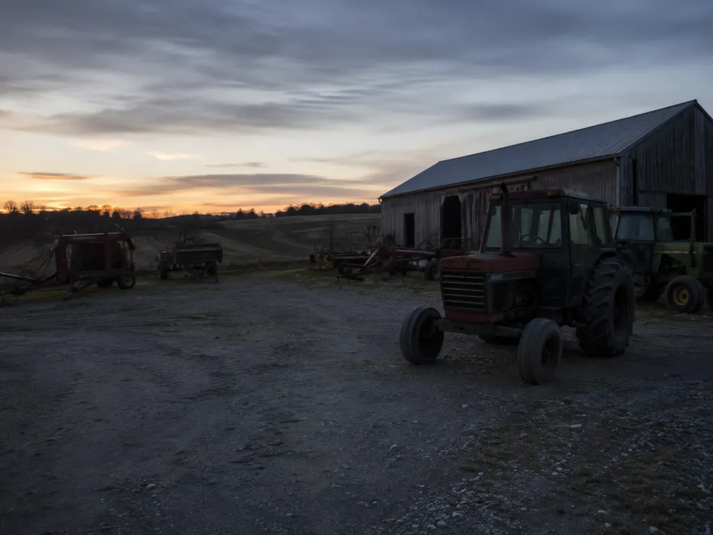 Infographic: what Central Valley farms lose to organized equipment, fuel, copper, and crop theft.